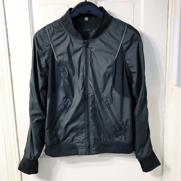 Lululemon Run: Two To Make It True Jacket sz 10 reversible black windbreaker - Picture 2 of 13